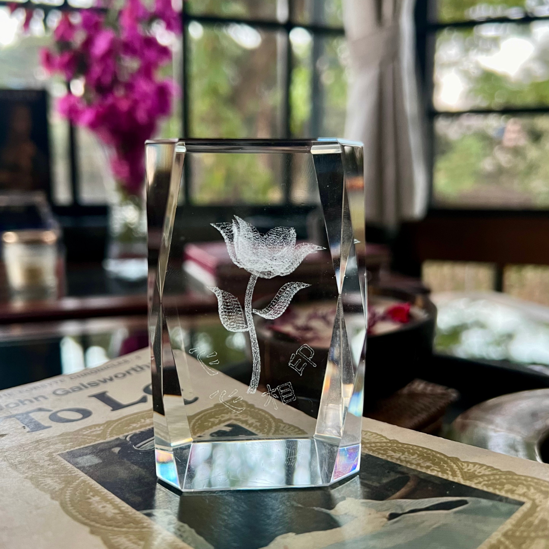 Hand Laser 3D Rose Crystal Glass Cube